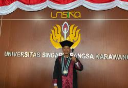 Perjuangan Anak Pedagang Bakso Keliling Raih Predikat Wisudawan Terbaik di UNSIKA