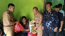 Video Disabilitas Viral, Dinsos Lampung Utara Turun Tangan Antar Bantuan ke Rumah Puadi