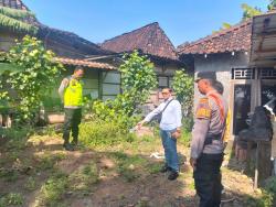 Warga Ringinarum Digegerkan Penemuan Bayi Laki-laki di Pekarangan Rumah