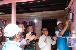 Akhir Penantian Warga Pelosok di Tapteng: Setelah 80 Tahun, Lampu Akhirnya Menyala