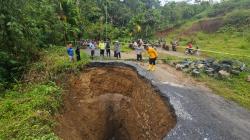 Jalan Amblas dan Longsor Isolasi Ribuan Warga Situjuah Ladang Laweh