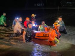 Hujan Lebat Picu Banjir di Tanah Datar, Warga Dievakuasi