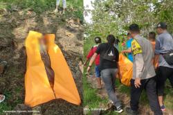 Diduga Sebatang Kara dan Kelaparan, Perempuan Lansia Ditemukan Tak Bernyawa di Hutan Bojonegoro