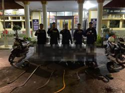 Patroli Dini Hari Berujung Pengejaran Dramatis, Polisi Gagalkan Tawuran Bersenjata di Kesambi