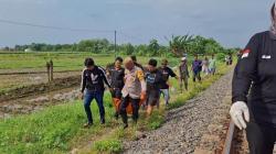 Pria Tewas Tertabrak Kereta Kargo di Ngampel, Polisi Selidiki Identitas Korban