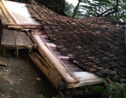 Senja Mak Eni di Rumah Reyot yang Roboh, Kepedulian Warga Ciluncat Hadir Bangunkan Harapan