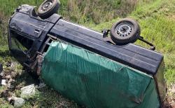 Hilang Kendali, Mobil Pengangkut Sayuran Terjun ke Sawah Sedalam 3 Meter