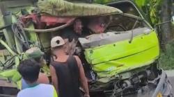 2 Truk Tabrakan di Diwek Jombang, Sopir Terjepit Bodi yang Ringsek Parah