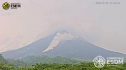 BREAKING NEWS: Gunung Merapi Luncurkan Awan Panas Guguran Sore Ini!