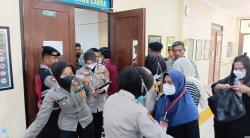 Fakta Sidang Pembunuhan Paoman: Bayi 8 Bulan Sempat Diberi Dot Sebelum Tewas Diceburkan ke Bak Mandi