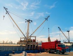 Jadi Gerbang Logistik Pantura, Throughput Pelabuhan Cirebon Tembus 3,2 Juta Ton