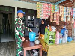 Jelang Penutupan TMMD Sragen, Provos Sisir Warung Pastikan Anggota TNI Tak Punya Utang