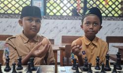 Menanam Harapan Sehat Lewat Sebutir Telur untuk Anak-Anak Pesisir Lamongan