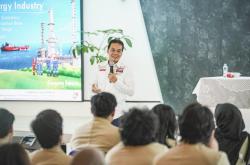 Harga Minyak Dunia Bergejolak, Mahasiswa FEB UGM Pelajari Pengelolaan Energi Nasional
