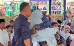 Tangis Haru Penuh Kebanggaan Warnai Wisuda Santri SMA Fajrul Karim dan Santri Khotmil Qur'an 30 Juz