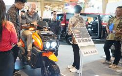 Warga Bandung Bagikan Pengalaman Pakai Motor Listrik: Solusi Mobilitas Hemat