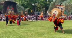 Seni Reog Ponorogo Jadi Hiburan Warga Tuban di Akhir Pekan