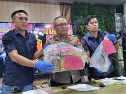 Kelabui Kasir yang Sibuk, Pria di Gowa Diduga Gasak Barang Dagangan Toko