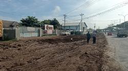 Ceceran Tanah Proyek Urukan di Lingkar Kaliwungu Picu Kecelakaan