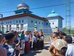Sambut Idul Adha, Keuskupan Ruteng Serahkan Hewan Kurban di Masjid Al-Mu'minin