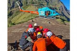 Cedera Parah Jatuh di Rinjani, WNA Asal Malaysia Diterbangkan ke Bali dengan Helikopter