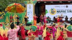 Dorong Pariwisata, Ribuan Warga Nyire Massal dalam Festival Napak Sire Belitung