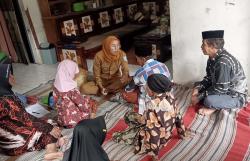 Demi Anak dan Orang Tua yang Sakit, Bidan Yunis Jalani Hidup Bolak-Balik Krucil-Malang