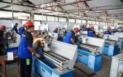 Tak Sekadar Teori, Siswa SMK Jatim Ditempa Praktik CNC dan Pengelasan Modern