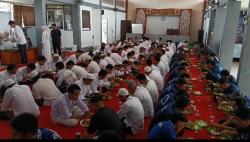Tradisi Makan Bajamba Satukan Petugas dan Warga Binaan Rutan Padang Panjang