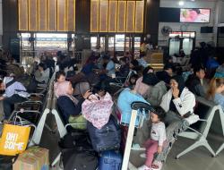 Libur Idul Adha 2026, Ribuan Penumpang Padati Stasiun Sidoarjo