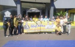 Pengurus Golkar Depok Tampil Kompak, Potong dan Bagikan Hewan Kurban di Momen Iduladha 2026