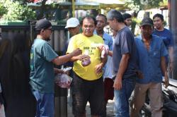 Jurnalis Tangerang Raya Tebar Kepedulian, 150 Paket Daging Kurban Dibagikan ke Warga