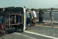 Identitas 10 Korban Luka Kecelakaan Elf Terguling di Tol Jombang, Seluruhnya Warga Sampang