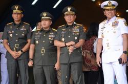 Panglima TNI Ingatkan Lulusan SMA Taruna Nusantara Hadapi Tantangan Global di Era Digital dan AI