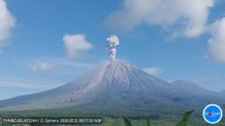 Gunung Semeru Erupsi Pagi Ini, Muntahkan Kolom Abu Setinggi 1.300 Meter