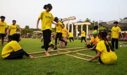 Permainan Tradisional Jadi Magnet di Tugu Pahlawan, Warga Surabaya Bisa Bernostalgia dan Mencobanya