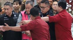 Penampakan Kejagung Tahan Eks Kepala BGN Dadan Hindayana dan Dua Wakilnya