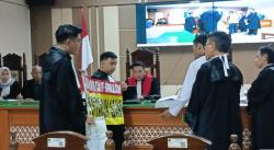 Ririn Bongkar Pengakuan Priyo di Mes Nelayan, Cerita Pembunuhan Satu Keluarga Terungkap di Sidang