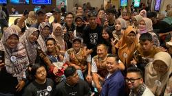 Bikin Haru! Irfan Hakim dan Bos Hartono Spontan Borong Tiket Bioskop untuk Puluhan Anak Difabel