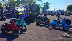 Meriah! Dari Bali Hingga Lampung, Ribuan Pecinta Vespa Padati Vespapora di Bojonegoro