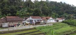 Puluhan Tahun Sulit Sinyal, Warga Pegunungan Probolinggo Kini Bisa Internetan Dari Rumah