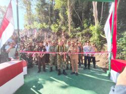 Pangdam IX/Udayana Meresmikan Jembatan Garuda di Manggarai