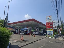 Harga Pertamax Melonjak, Warga Bandung Dilema: Ada yang Sunat Uang Jajan, Ada yang Ogah Turun Kelas