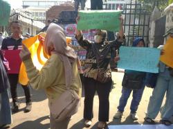 Orang Tua Siswa Demo di DPRD Jabar, Protes Kisruh SPMB 2026