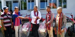 Bupati Flores Timur Sebut Bantuan Traktor sebagai Rejeki dari Jakarta, Legislator Tekankan Perawatan