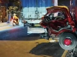 Sopir Mengantuk Diduga Jadi Pemicu Tabrakan Beruntun Tiga Truk di Lamongan