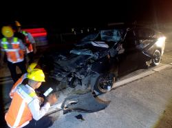 Kecelakaan Maut di Tol Jomo KM 690 Jombang: Sedan Tabrak Truk Gandeng, 1 Orang Tewas