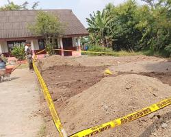 Heboh! Limbah Medis Bercampur Urugan Pembangunan Ruang Kelas SDN Pasirjengkol IV Karawang