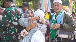 Tangis Keluarga Pecah, Suasana Haru Warnai Kepulangan Jemaah Haji Bojonegoro