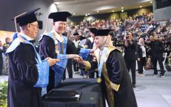 Wisuda 1.075 Sarjana, Rektor Unpas Dorong Alumni Miliki Sertifikasi dan Magang di Luar Negeri